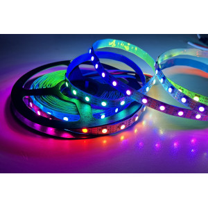 Адресна світлодіодна стрічка RGB SMD 5050 5V 60 д.м. IP20 WS2812b (ціна 1м) біла основа