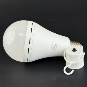 Акумуляторна лампа 15W E27 светодиодная 6500K 220V Універсальна (4 години світить на акумуляторі)