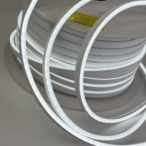 Гнучкий led неон 12V SMD2835 120д.м. білий холодний IP65 (ціна 1 м)