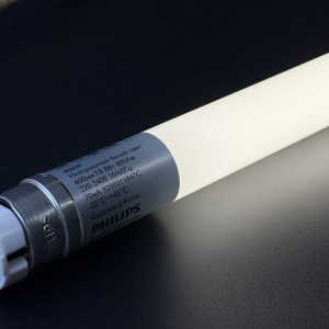 Лед лампа 60см Philips Ecofit LEDtube 8W 4000K 840 RCA нейтральне світло одностороннє підключення