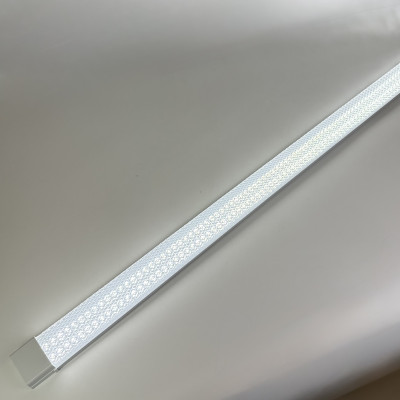 Линейный светильник 120 см 52W светодиодный 6500К IP20  prismatik