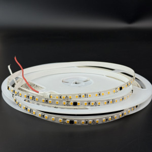 Стрічка 220В світлодіодна SMD2835 870Лм 120 д.м. IP44 8мм 2800-3200K теплий білий  (ціна 1 м)