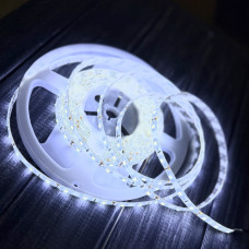 Светодиодная лента MOTOKO SMD 2835 12V 60 д.м. IP65 холодный белый (цена 1м)