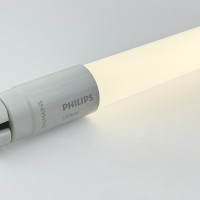 Лампа Т8 Philips CorePro LEDtube 600мм 8W 4000K 800Lm нейтральный свет одностороннее подключение G13