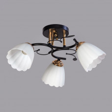 Потолочный светильник на 3 плафона под лампу Е27 IP20