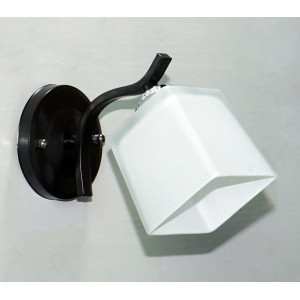 Стеклянный светильник на стену черный корпус E27