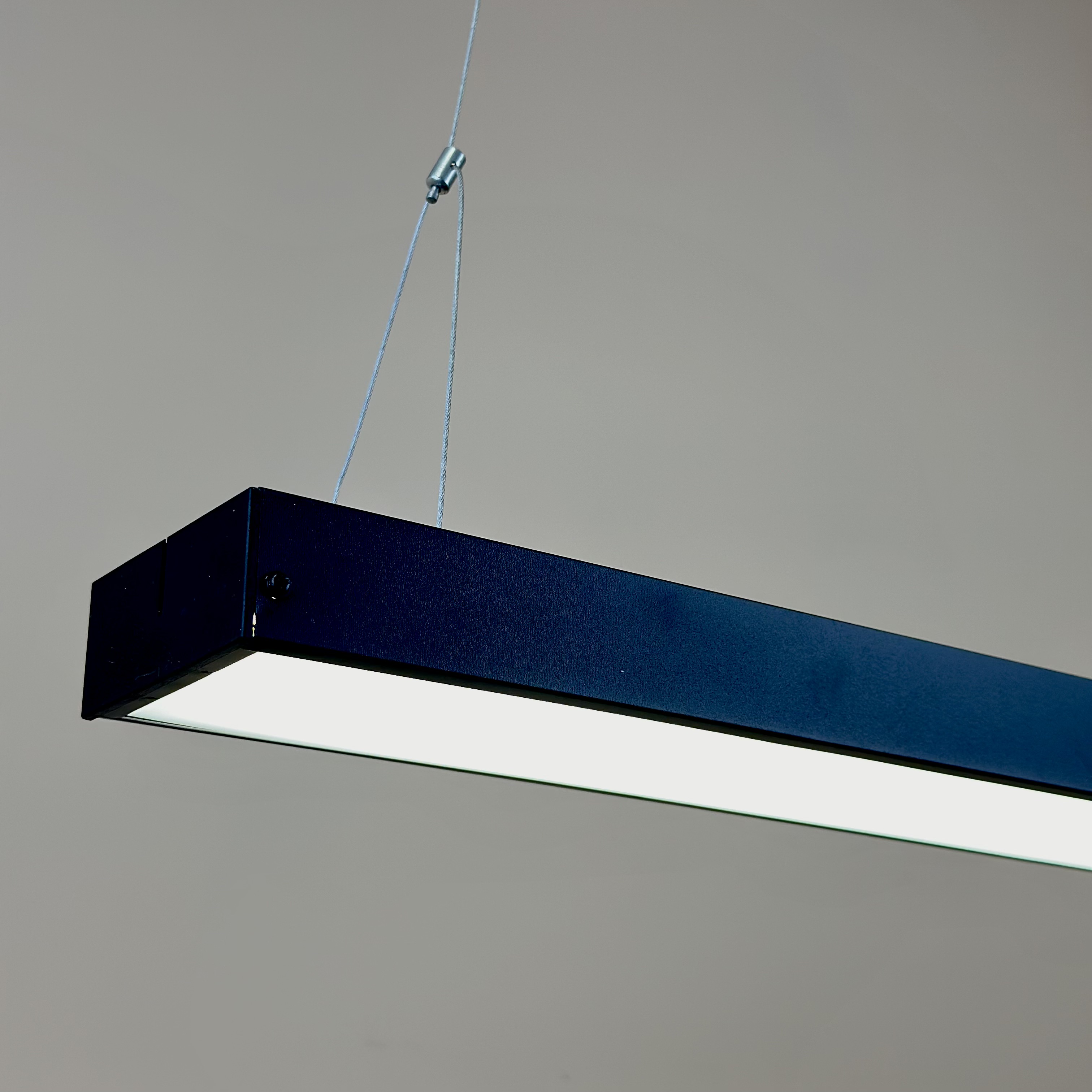 Линейные LED светильники 36W 3240lm естественный белый 5000K подвесные LED STORY Profi
