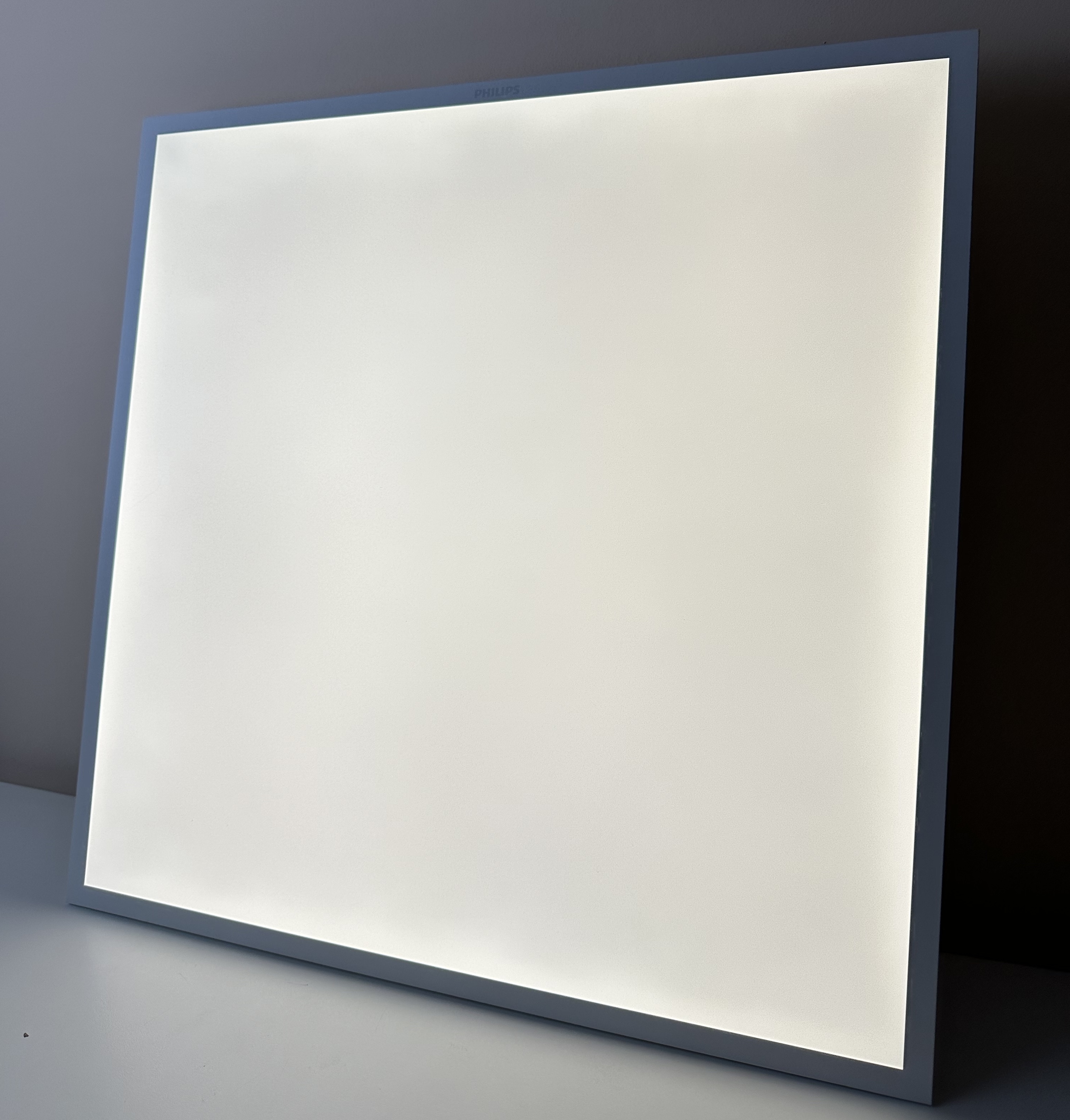 LED панели Philips 600х600х35мм светодиодные 36W 4000K 3200Lm Pf 0,96 потолочные