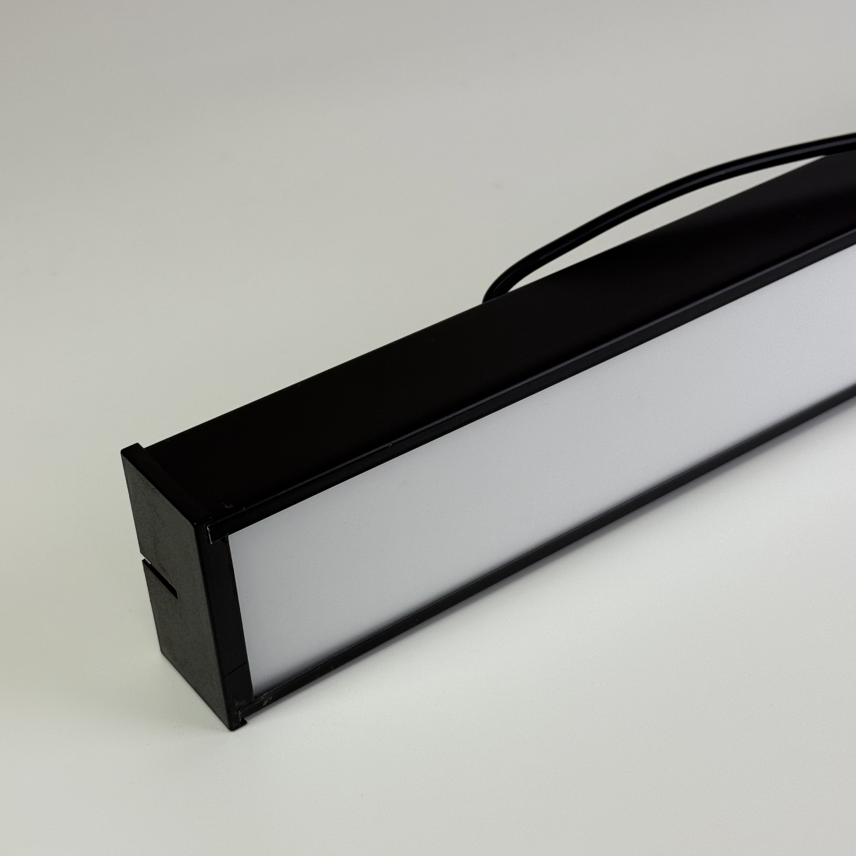 Подвесной светильник 36W 3240Лм 6500К 120см черный (металл) Lens