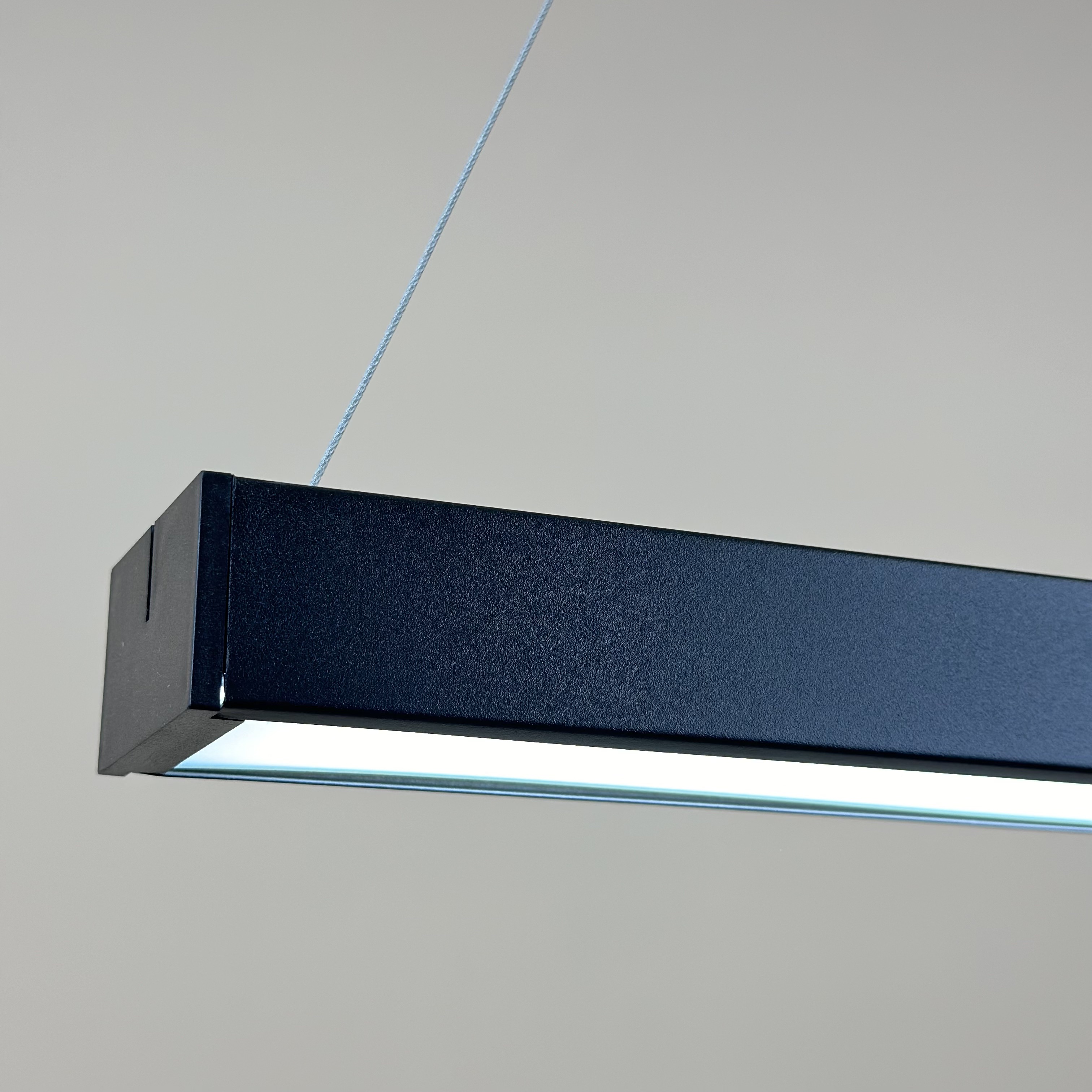 Светильники LED подвесные 36W 2880Lm 6000К 120см в черном корпусе Led Story LIGHT