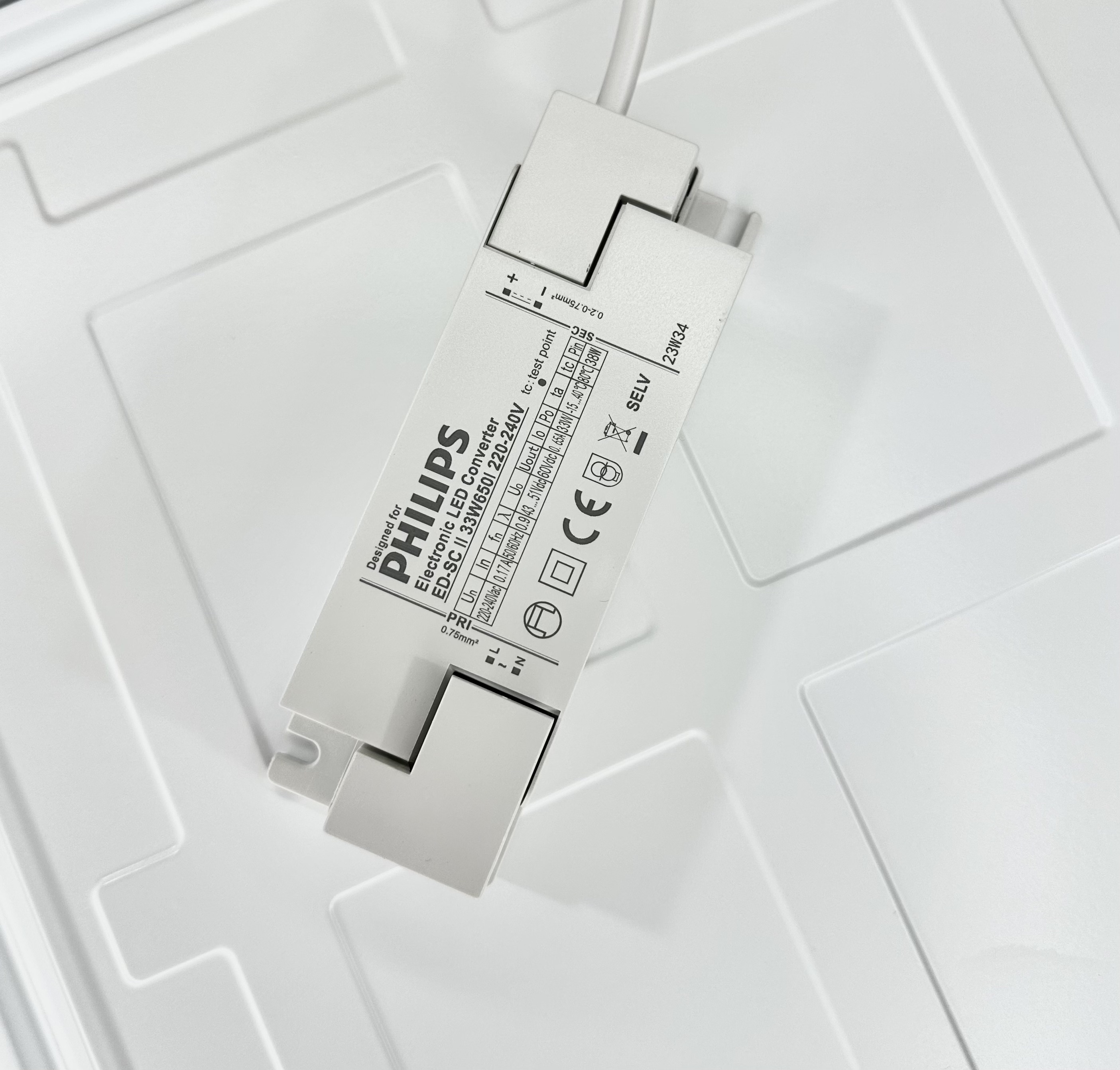LED панели Philips 600х600х35мм светодиодные 36W 4000K 3200Lm Pf 0,96 потолочные