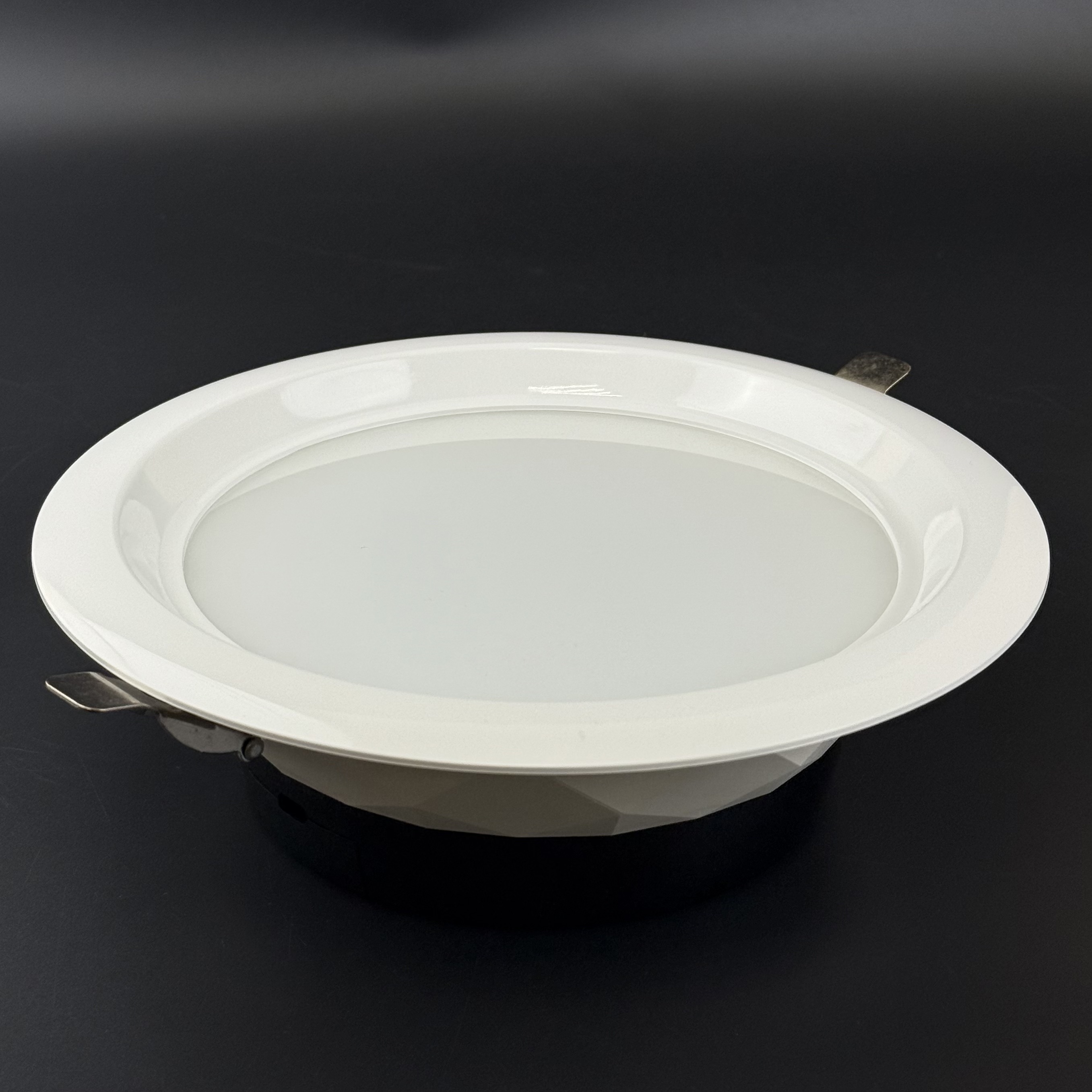 Врезной светодиодный светильник DownLight Leddy 40W IP 44 Pf 0.98 4000K UGR <19 PREMIUM